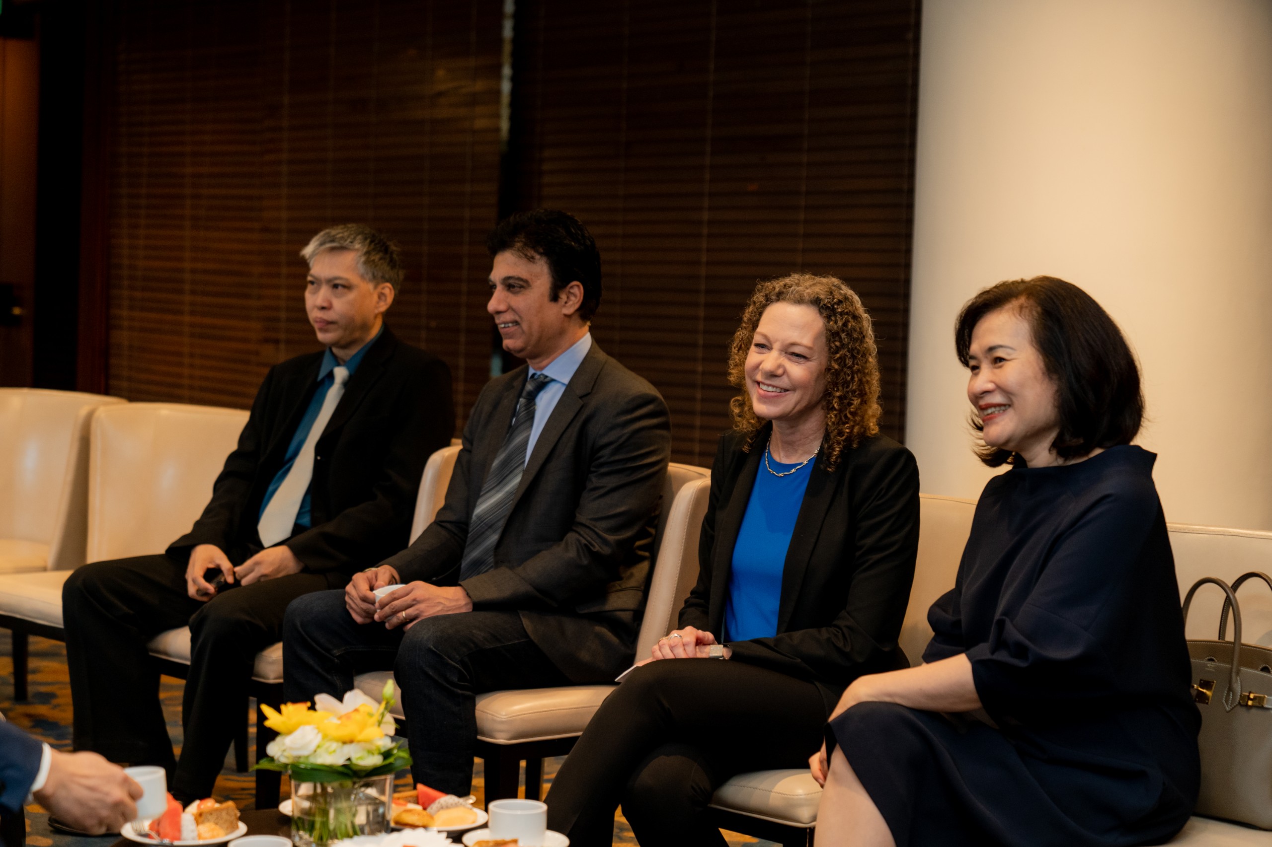 doi ngu co van vietstar